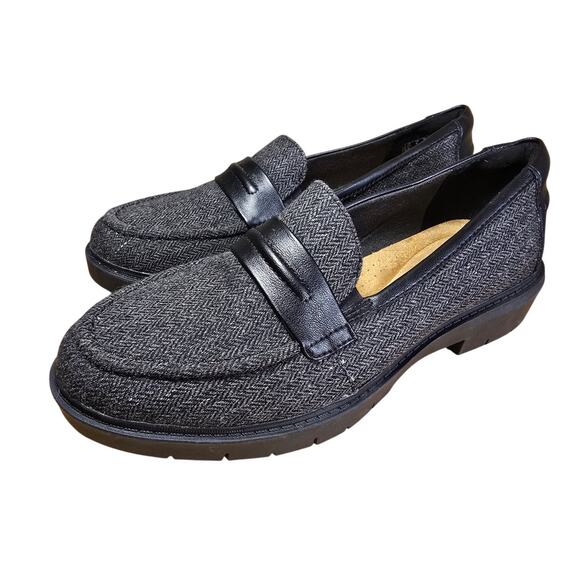 Clarks Shoes - Clarks Collection Leather Loafers- Westlynn Bay- Womens Size 8 M Excellent Cond.